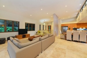 port Douglas villa mercedes luxury home beach hire